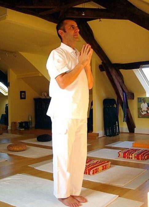 Part - 12 Pranamasan

This is also called the Prayer pose. This position helps keep your body balanced and calms your nervous system.
-Dingle.in